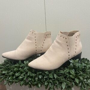 Seven7 Cream Studded Ankle Booties 1.5" Heel Size 8